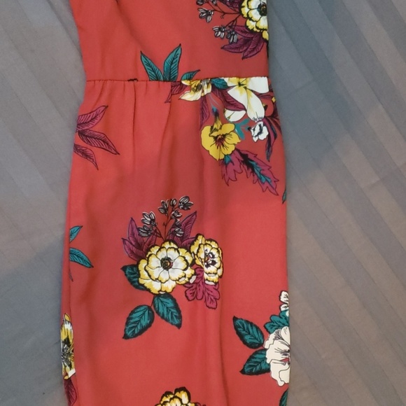 NEW  Boutique Tie shirt (runs small) - Picture 2 of 5